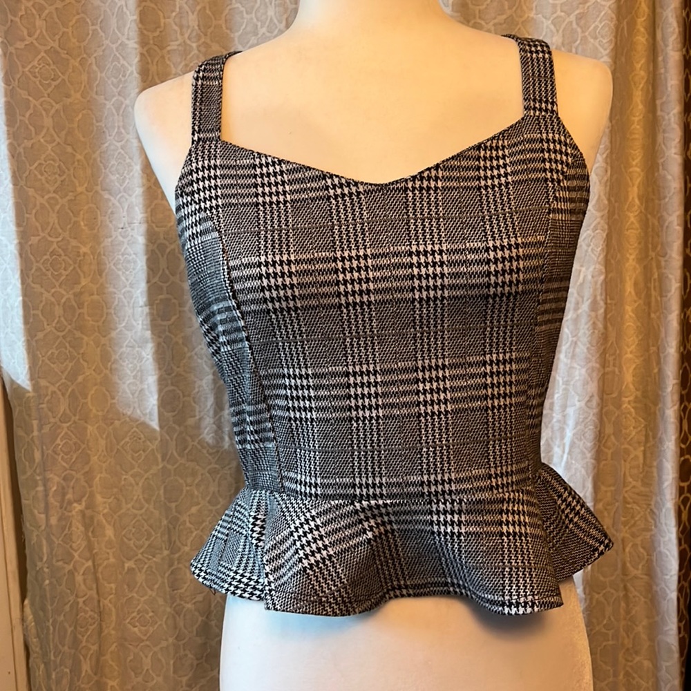 Black and white crop top